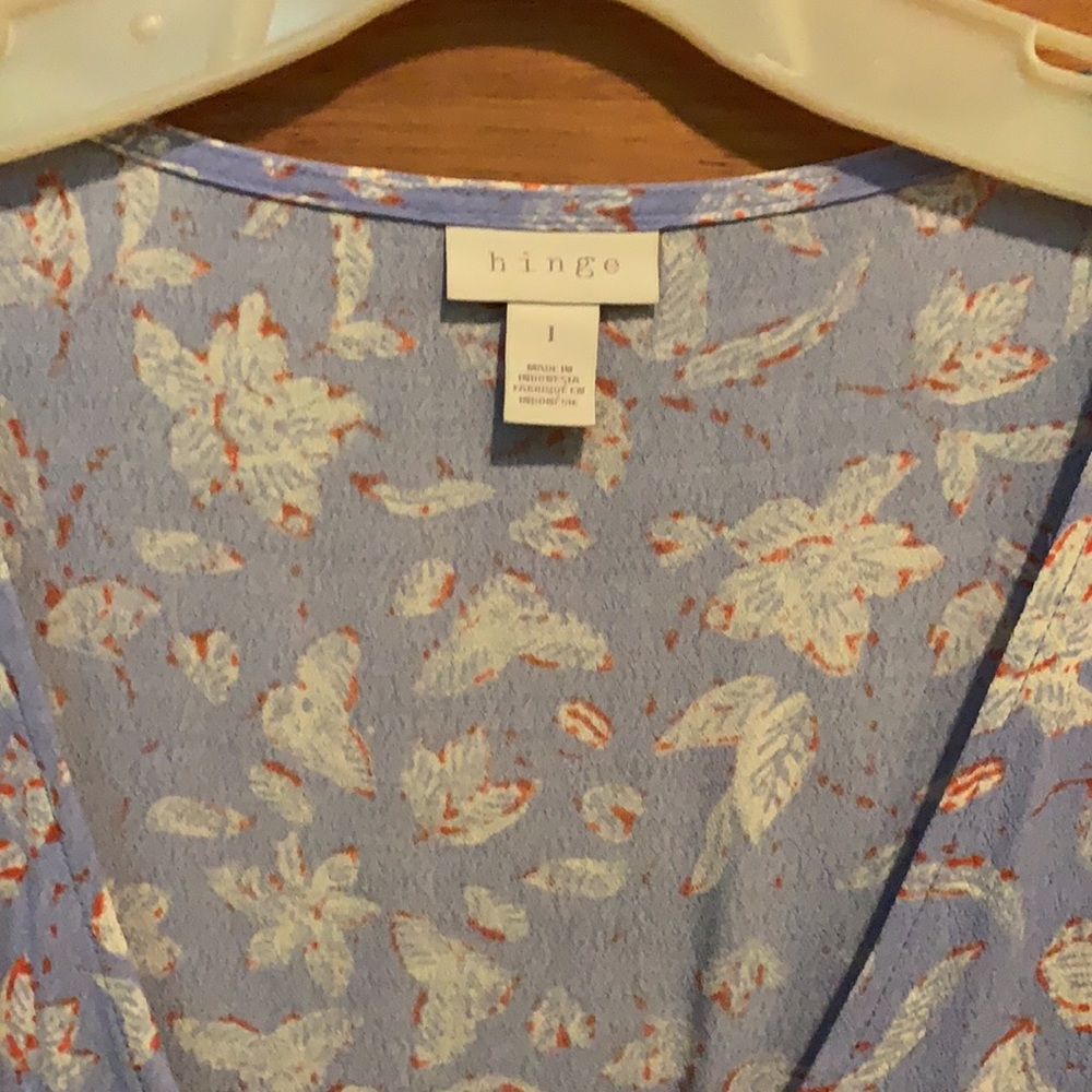 Hinge lavender floral cap sleeve. Covered buttons. POCKETS!! A dream come true. - Picture 2 of 4